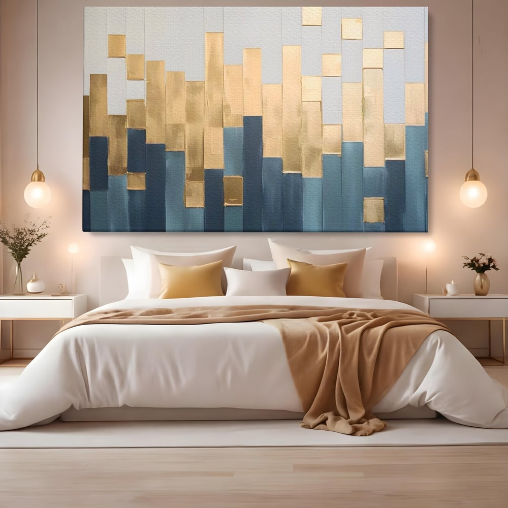 Tablou canvas cu tablou abstract cu benzi verticale aurii si albastre, fara rama, pe sasiu de lemn, pe perete intr-un dormitor